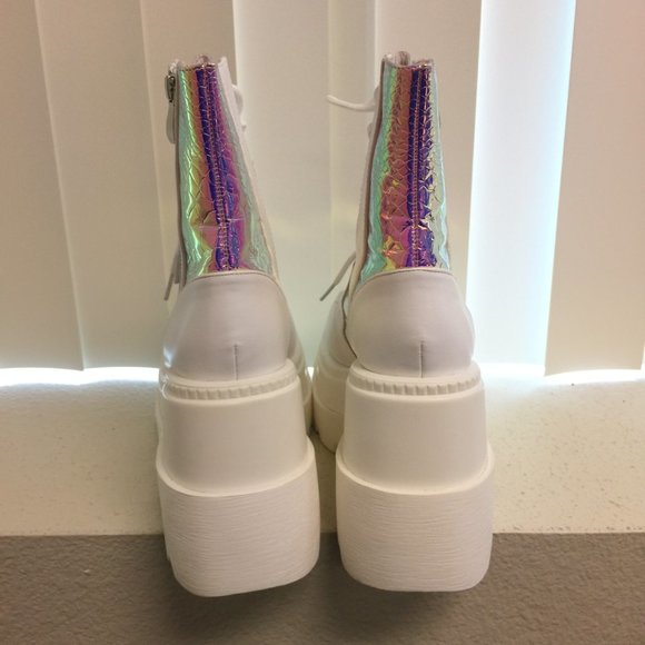 PRE LOVED Cape Robbin -Liquid Love Platforms Boots WHT/9- SH218 - Picture 4 of 10